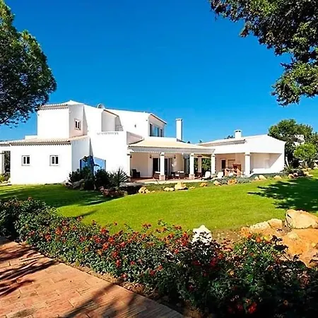 Sleeps 8 Pool Air Con Wifi Villa