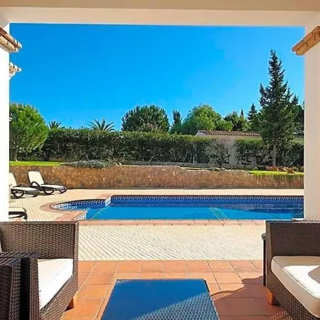 Sleeps 8 Pool Air Con Wifi Alvor