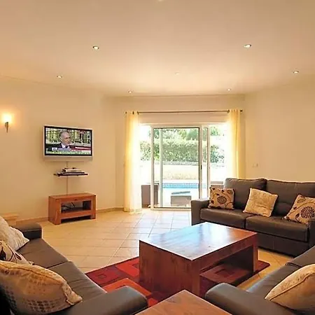 Sleeps 8 Pool Air Con Wifi * אלבור