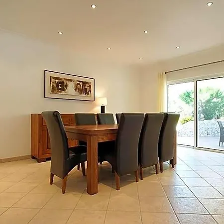 Sleeps 8 Pool Air Con Wifi