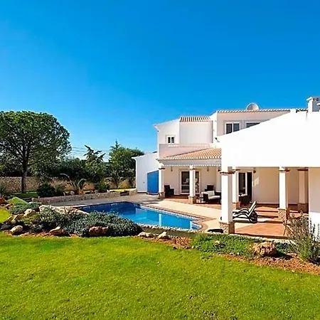Villa Sleeps 8 Pool Air Con Wifi *