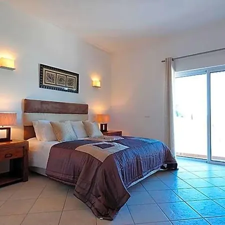 Villa Sleeps 8 Pool Air Con Wifi *